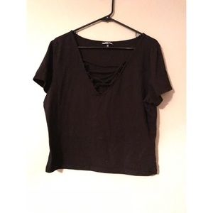 Black cropped T-shirt with cross vneck
